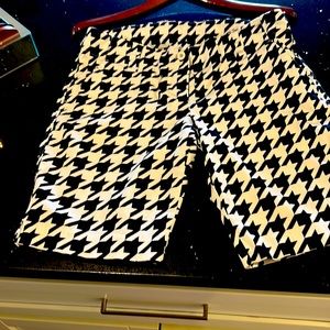 Loudmouth houndstooth golf or sport shorts women’s size 4 they run large